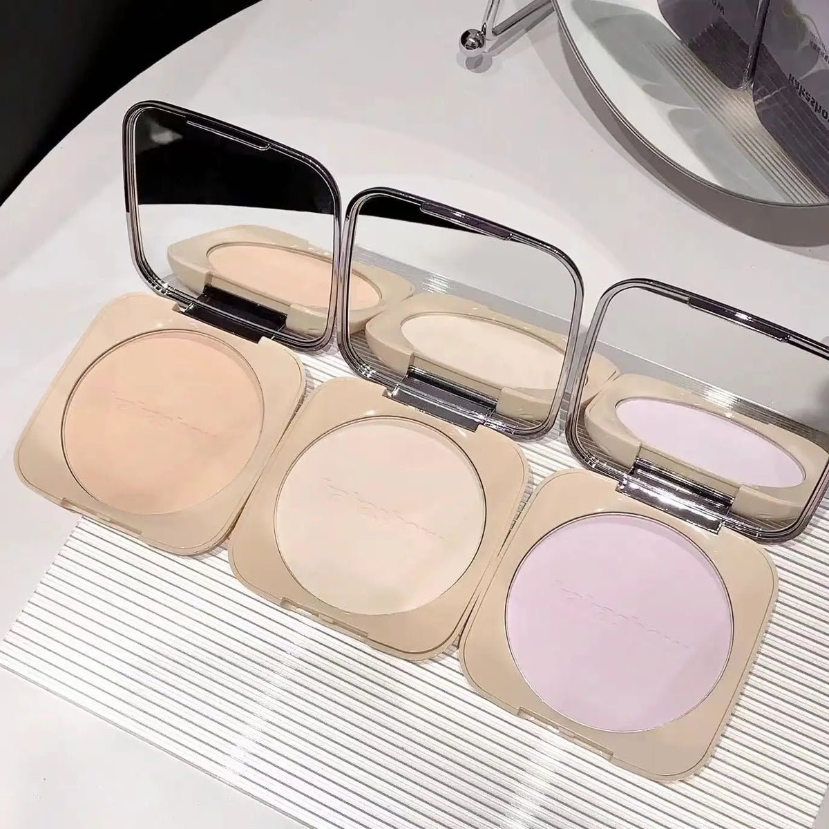 Large Box 18g Multifunctional Setting Powder (Oil Control, Waterproof, Purple Brightening) with Mirror Portable Makeup Cake